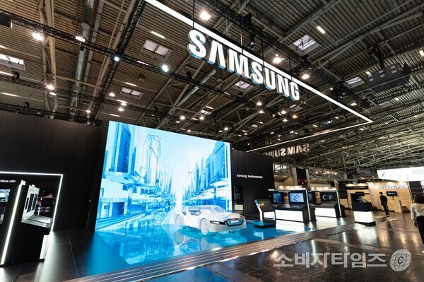 삼성전자와 TSMC의 영업이익은 지난 2022년 TSMC가 삼성을 뛰어넘은 뒤 격차가 벌어지고 있다.