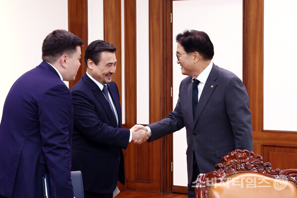 우원식 의장, 아르스타노프 주한카자흐스탄대사 접견/자료=국회