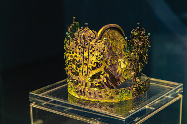 국립나주박물관에 전시된 대표적인 국가유산은 국보 나주 신촌리 금동관이다.