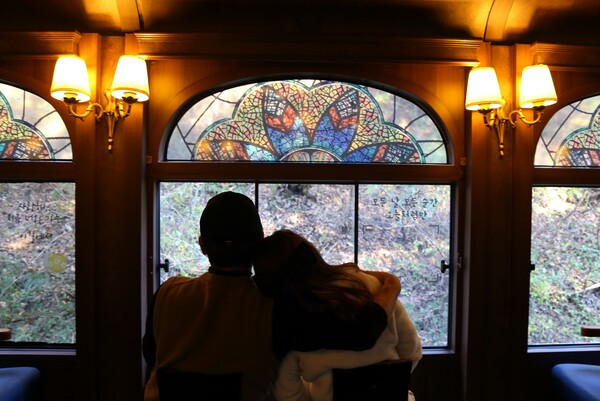 드라마와 영화의 단골촬영배경이 되는 스위치백트레인 열차