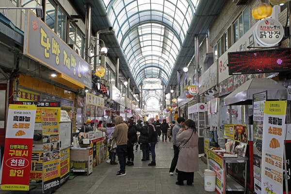 다양한 마늘 먹을걸리로 각광받는 단양구경시장