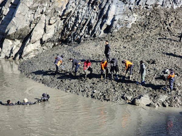 보령 채석장에서 실종자를 수색하고 있는 모습 / 자료제공 = 보령소방서