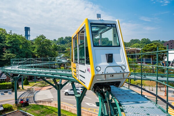 전라북도 남원시 광한루 인근에 설치된 모노레일(해당 기사 내용과 무관함) / 자료제공 - 남원테마파크